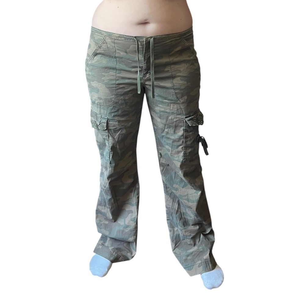 Vintage Y2K Old Navy Mid-Rise Camo Cargo Pants Size 14
